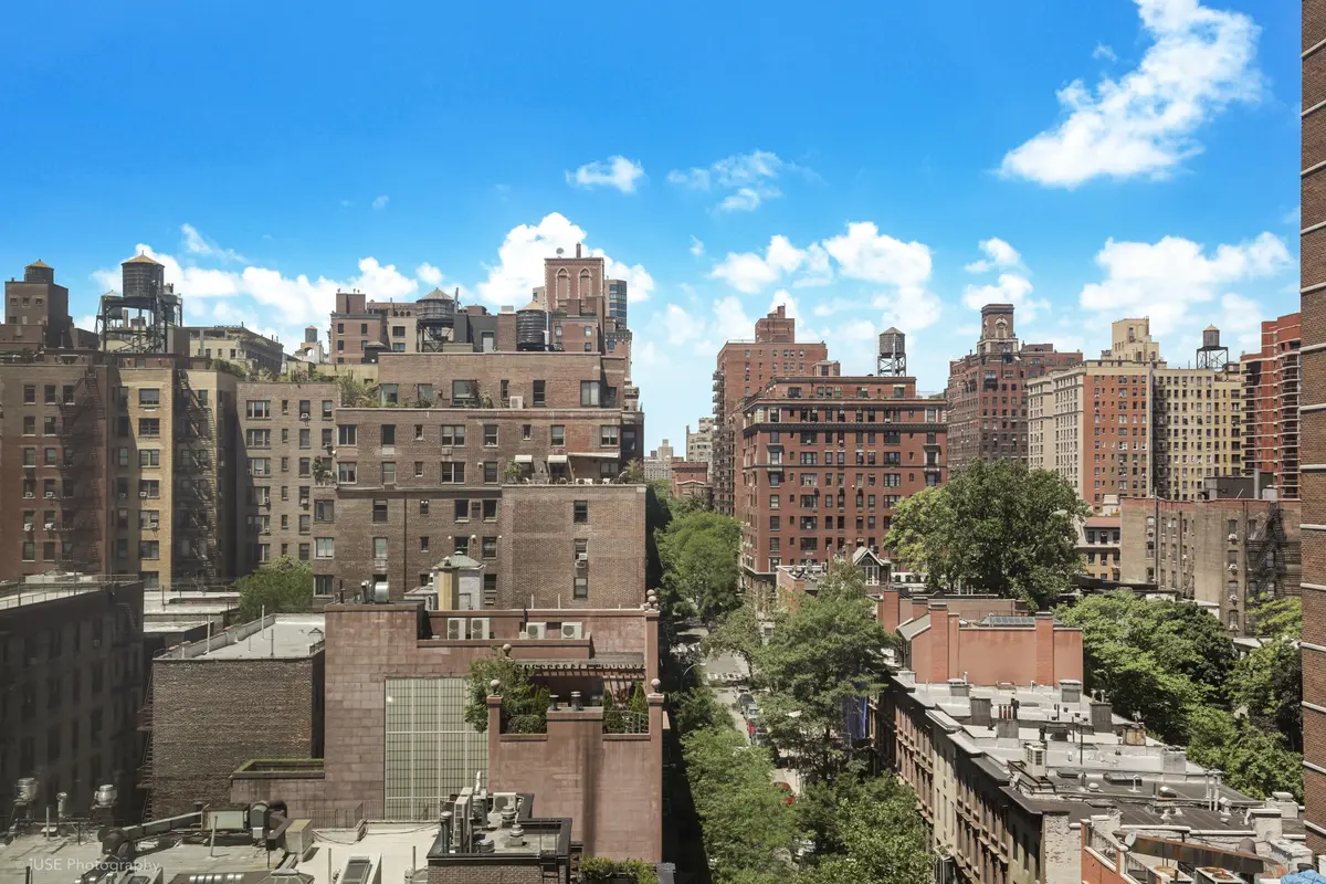 200 E 94th St, New York, NY 10128