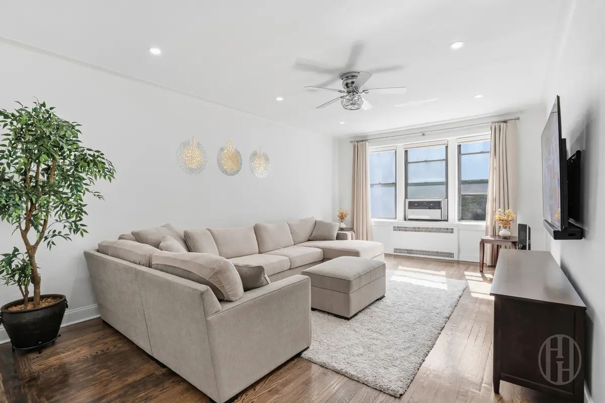 35-45 81st St #B5, Jackson Heights, NY 11372