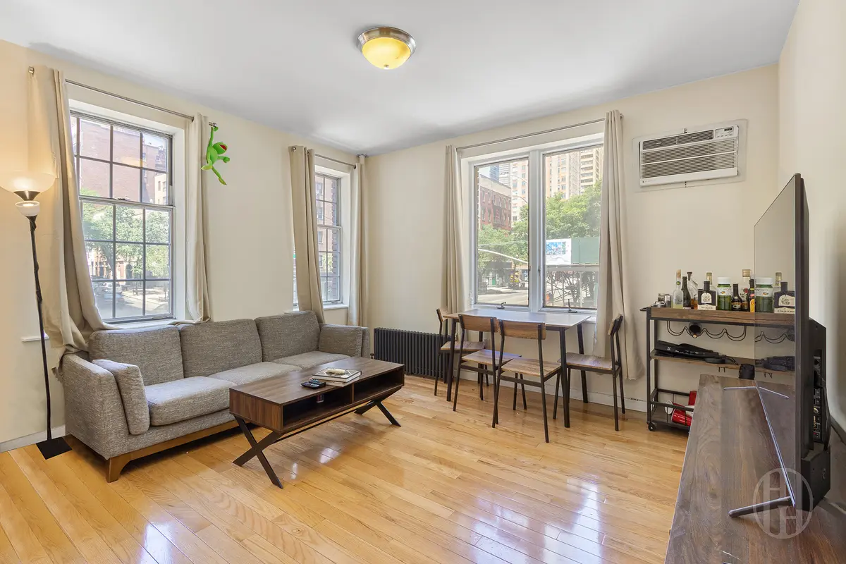 200 E 35th St, New York, NY 10016