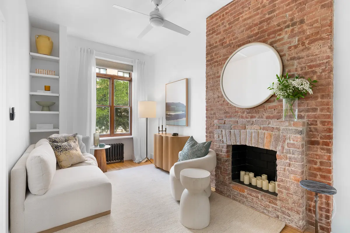 110 W 71st St #3A, New York, NY 10023