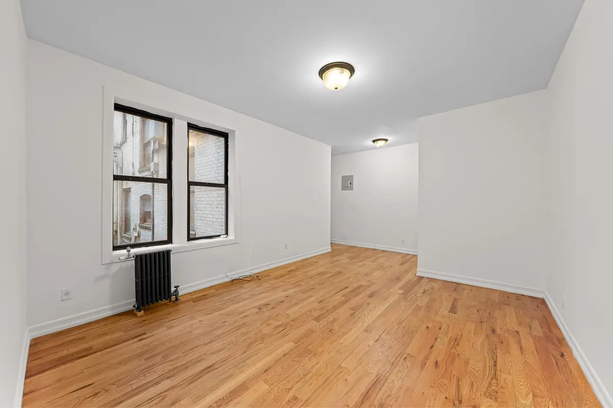 49 E 17th St #1M, Brooklyn, NY 11226