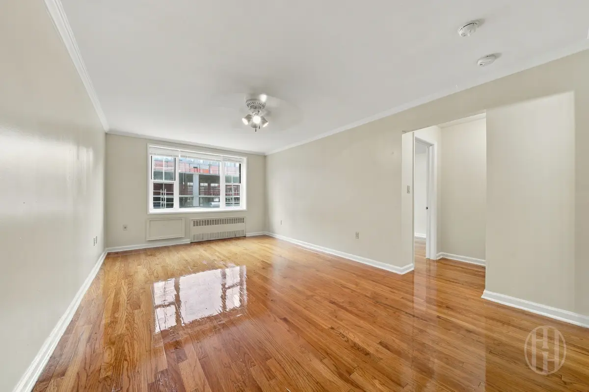 88-25 153rd St #1C, Jamaica, NY 11432