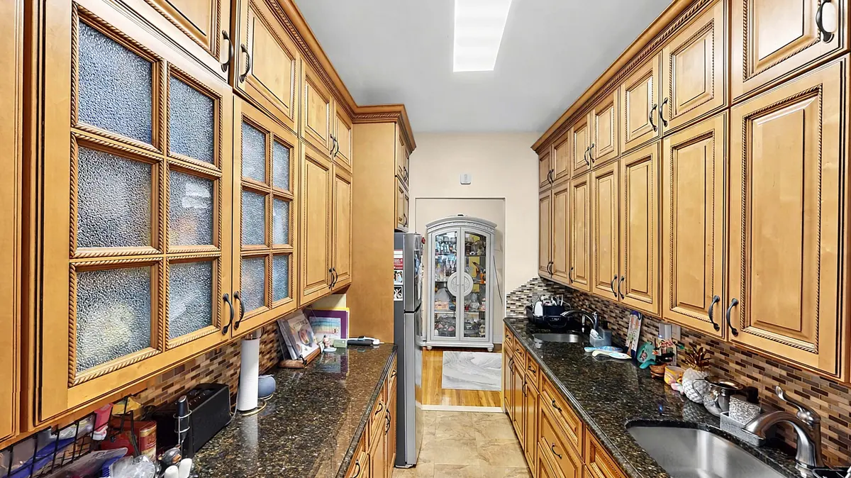 915 E 17th St #117, Brooklyn, NY 11230