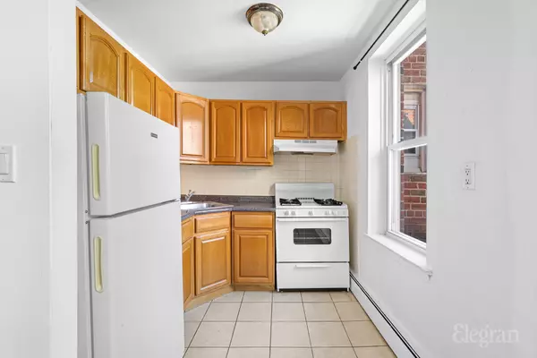 Kew Gardens, NY 11415,84-70 129th St #4G