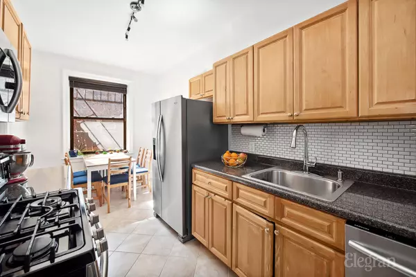 Jackson Heights, NY 11372,83-10 35th Ave #4S