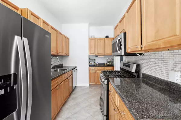 Jackson Heights, NY 11372,83-10 35th Ave #4S