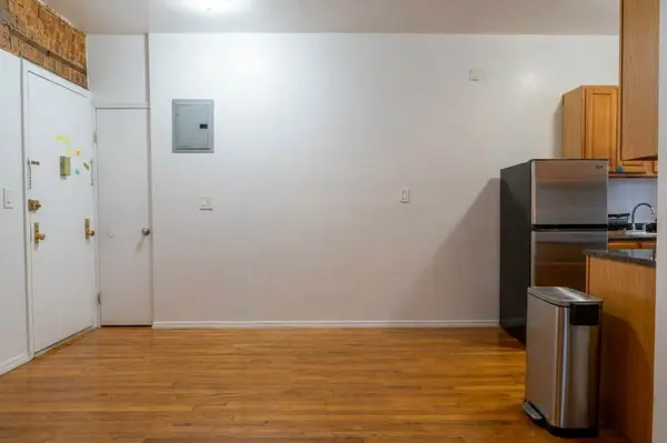 401 W 47th St #5, New York, NY 10036