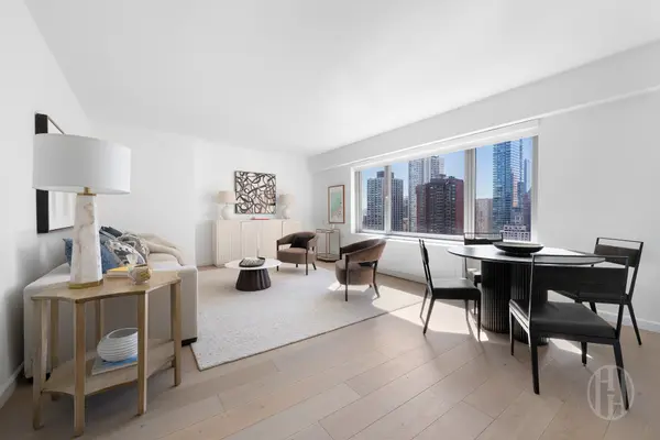 200 E 62nd St #22D, New York, NY 10065
