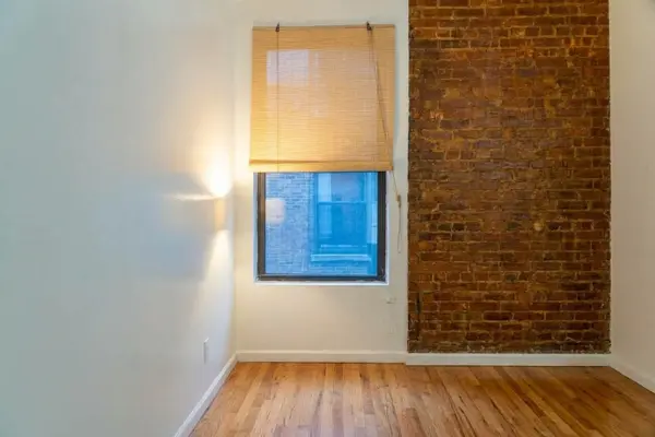 401 W 47th St #5, New York, NY 10036