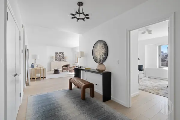 200 E 62nd St #22D, New York, NY 10065