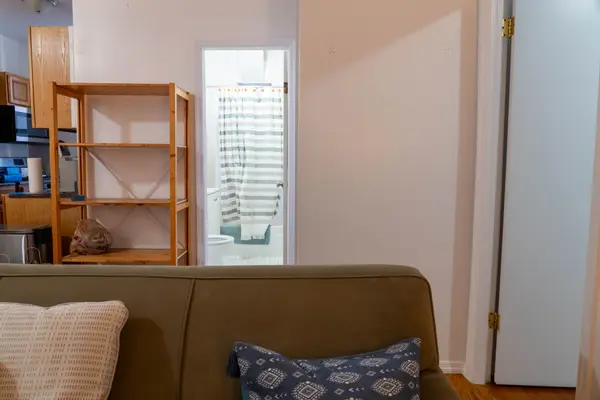 401 W 47th St #5, New York, NY 10036