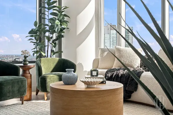 3 Court Sq #4608, Long Island City, NY 11101