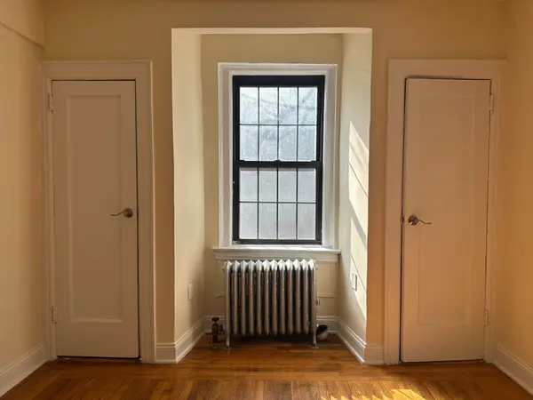 37-52 80th St #2B, Jackson Heights, NY 11372