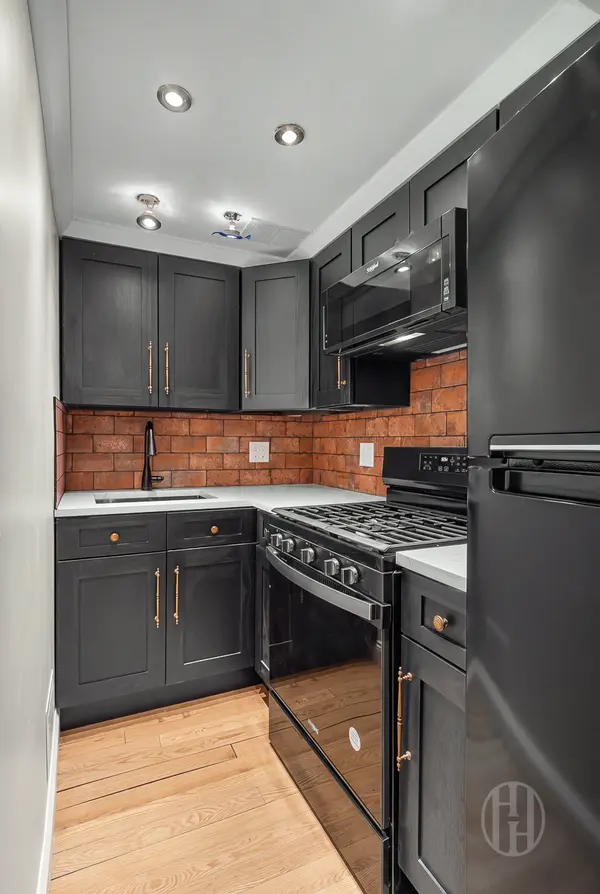 335 E 51st St #LG, New York, NY 10022