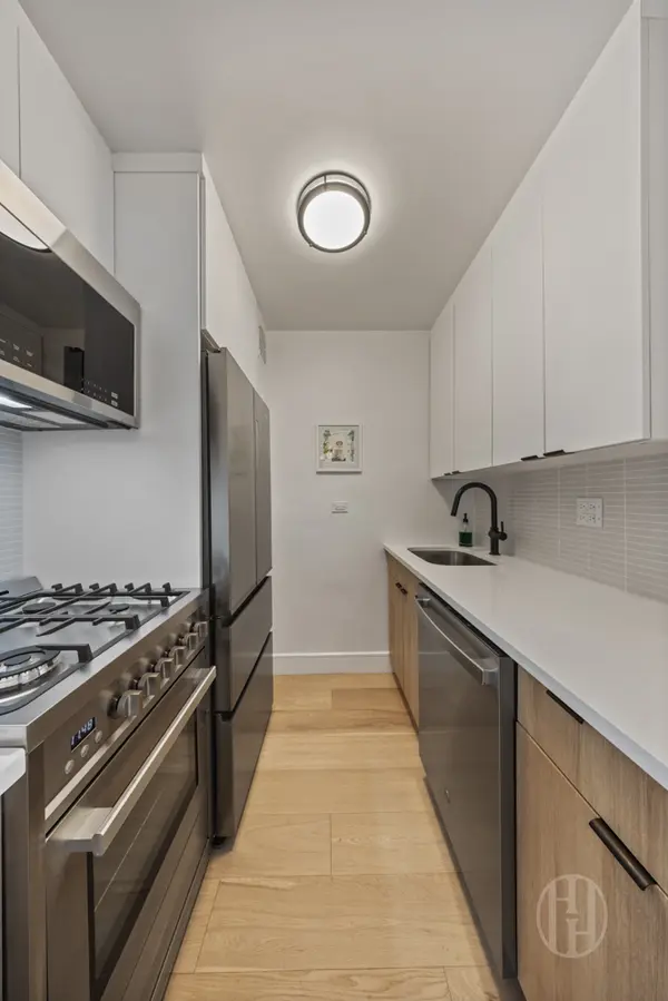 200 E 27th St, New York, NY 10016