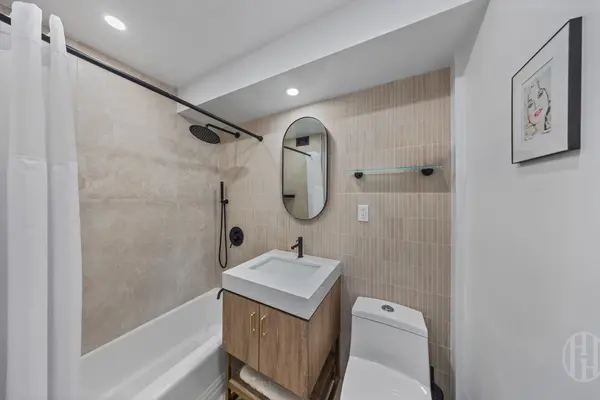 200 E 27th St, New York, NY 10016