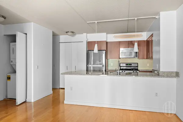555 W 23rd St #S7M, New York, NY 10011