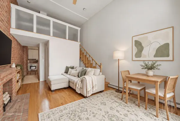 221 W 14th St #1B, New York, NY 10011