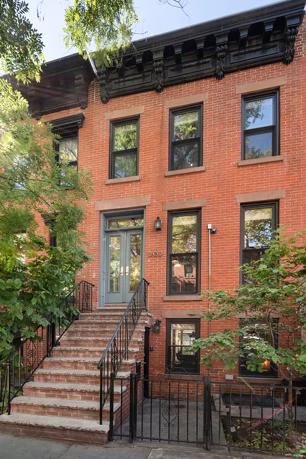 202 Bergen St #Townhouse, Brooklyn, NY 11217