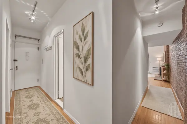 221 W 14th St #1B, New York, NY 10011