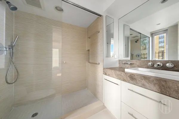 400 E 52nd Street #14-G, New York, NY 10022