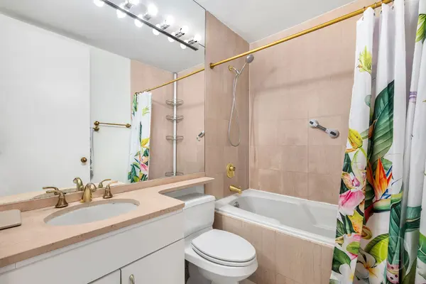 21 S End Ave #631, New York, NY 10280