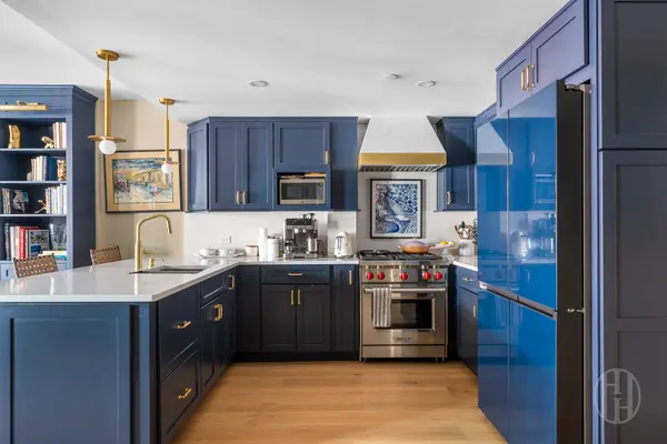 107 Greenwich Ave #2, New York, NY 10014-1904