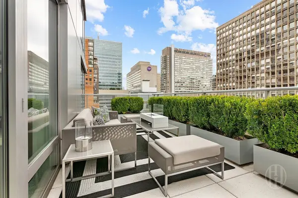 303 E 33rd St #9E, New York, NY 10016
