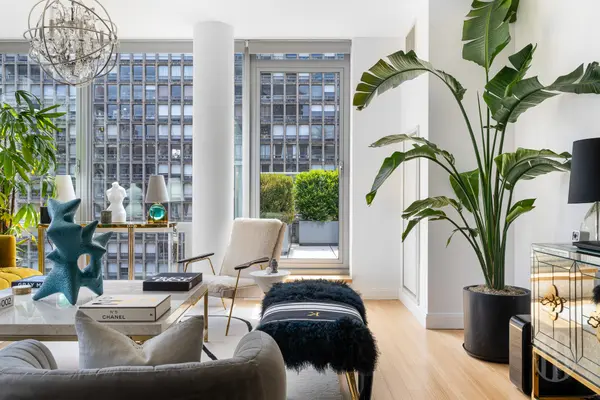 303 E 33rd St #9E, New York, NY 10016