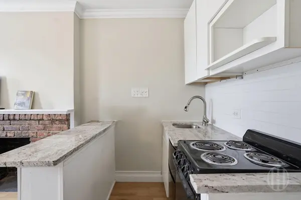 354 W 12th St #4D, New York, NY 10014