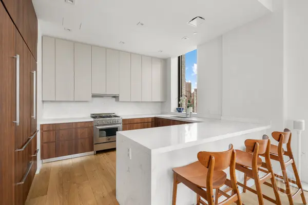 360 E 89th St #22A, New York, NY 10128-5417