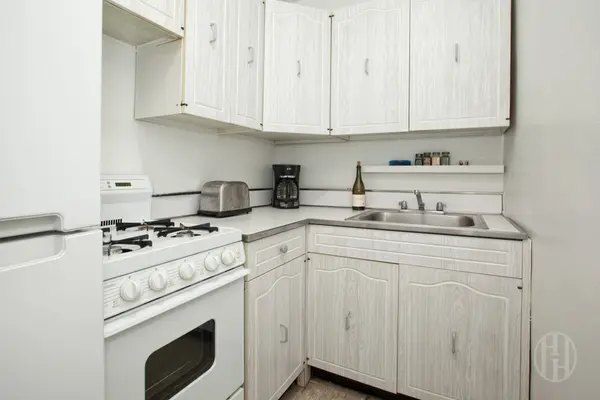 155 E 34th St #15C, New York, NY 10016-0182