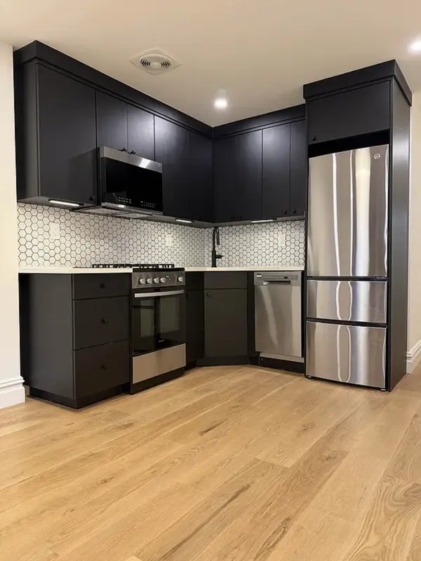 409 Bainbridge St, Brooklyn, NY 11233