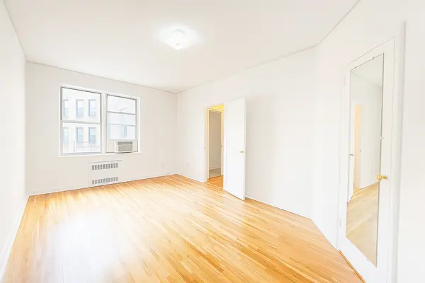 915 E 17th St #302, Brooklyn, NY 11230-3750