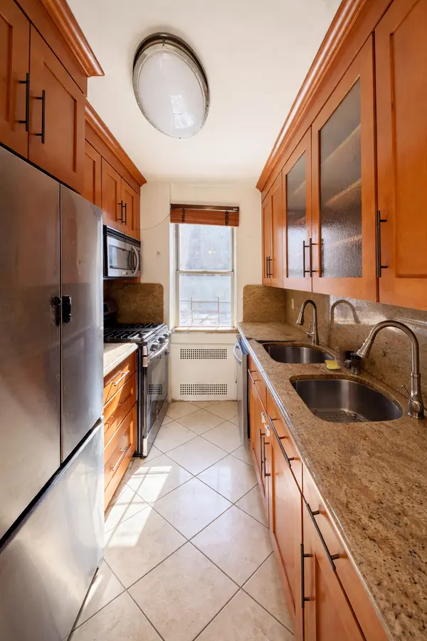 920 E 17th St #212, Brooklyn, NY 11230-3128