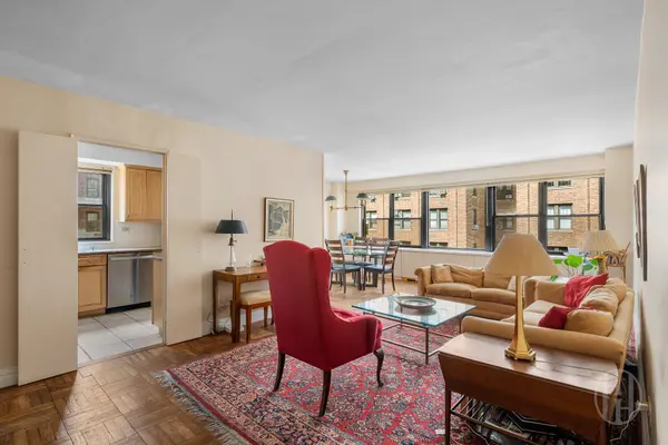 15 W 72nd St #8C, New York, NY 10023-3402