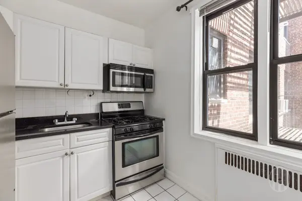 69-10 Yellowstone Blvd #507, Forest Hills, NY 11375