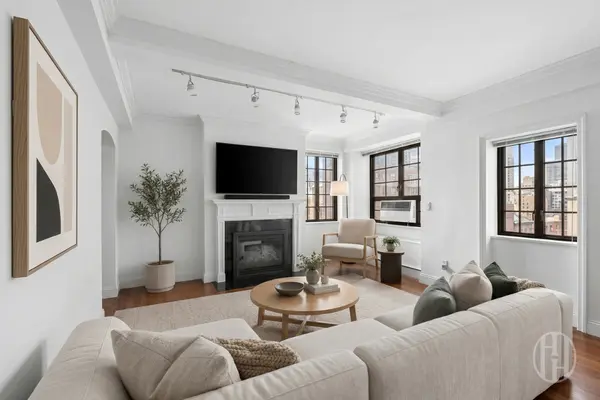 211 E 35th St #8E, New York, NY 10016
