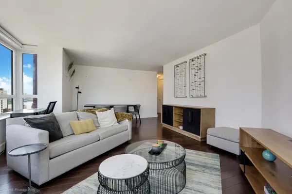 200 E 94th St, New York, NY 10128