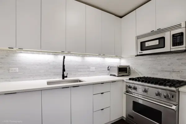 200 E 94th St, New York, NY 10128