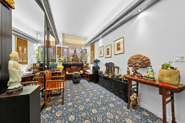 205 E 22nd St #2L, New York, NY 10010
