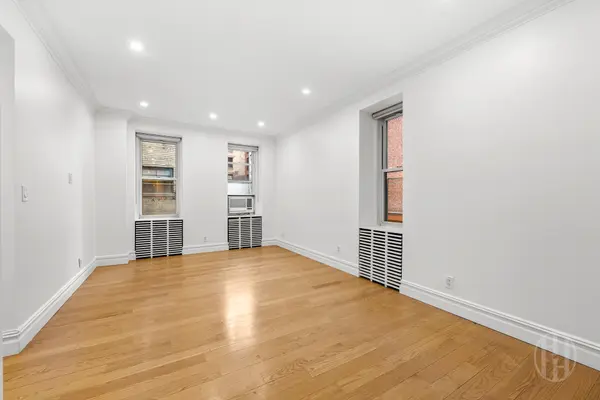 26 E 63rd St #2C, New York, NY 10065-0298