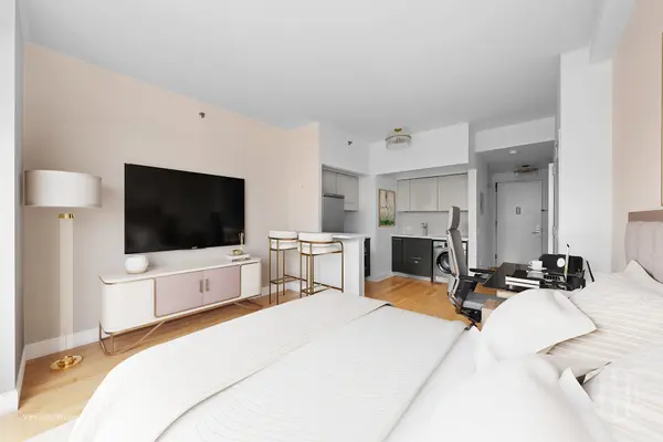 505 W 47th St #1FN, New York, NY 10036-2446