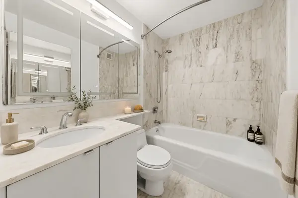 40 E 94th St #4K, New York, NY 10128-0709