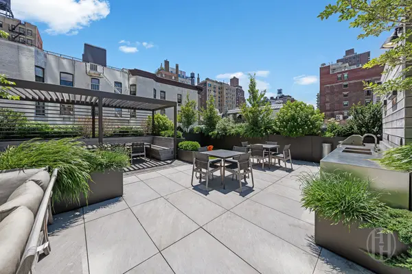40 E 94th St #4K, New York, NY 10128-0709