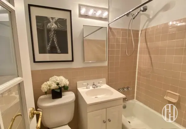 160 E 91st St #2B, New York, NY 10128