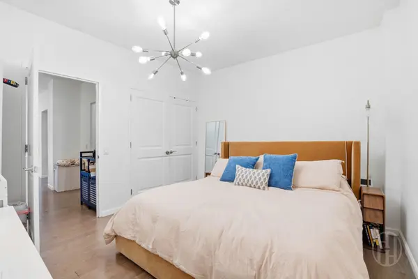20 West St #23J, New York, NY 10004-1200