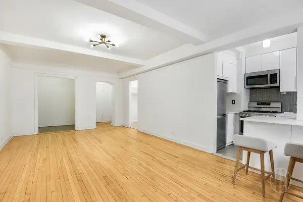 333 W 56th St #3H, New York, NY 10019