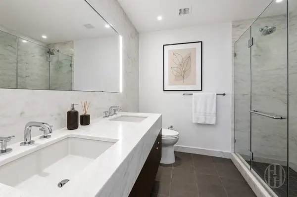 200 E 62nd St #22D, New York, NY 10065