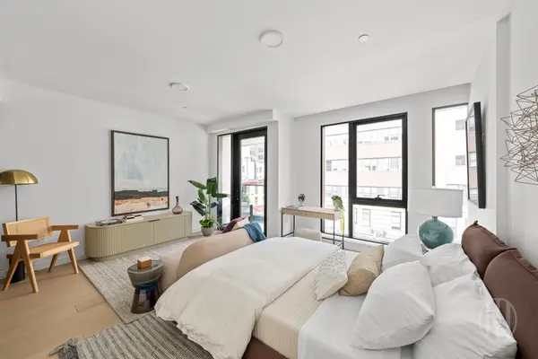 300 W 30th St #4E, New York, NY 10001